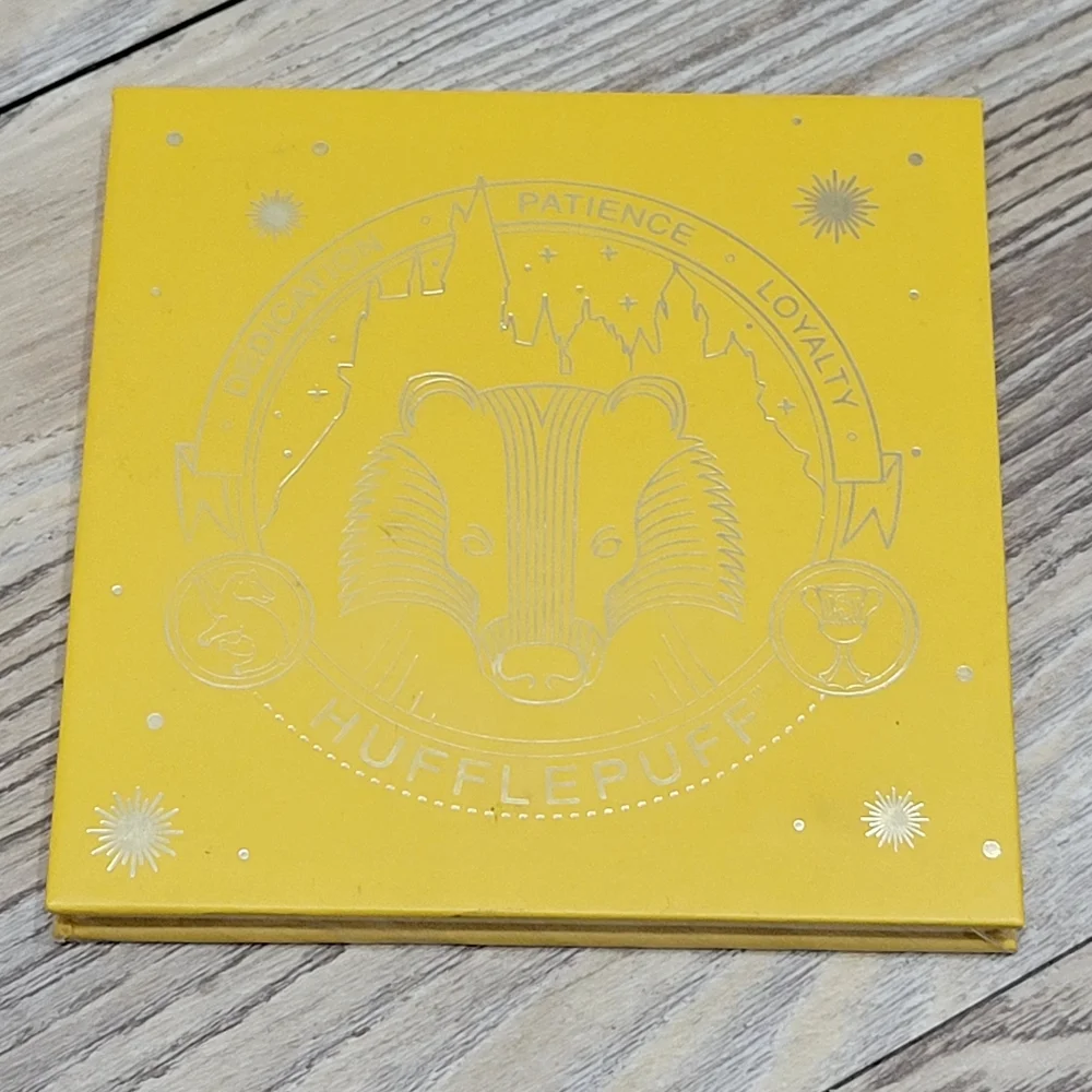 Harry Potter Exclusive Huffelpuff Eye Shadow Pallete Limited Edition New Yellow